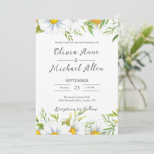 White Daisies Waterverf Script Wedding Invitation Kaart (Staand voorkant)