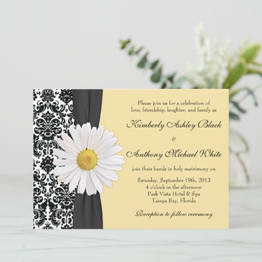 White Daisy Damask Wedding Uitnodiging (Staand voorkant)
