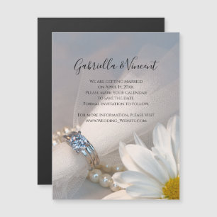 White Daisy Elegance Wedding Save the Date Magnetische Uitnodiging