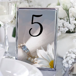 White Daisy Elegance Wedding Table Numbers Kaart