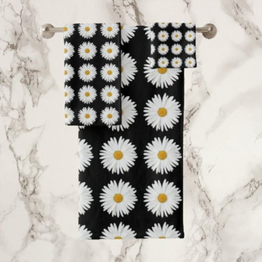 White Daisy Floral Pattern on Black Bad Handdoek