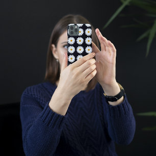 White Daisy Floral Pattern on Black iPhone 16 Hoesje