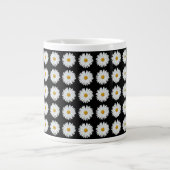 White Daisy Floral Pattern on Black Grote Koffiekop (Voorkant)