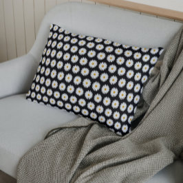 White Daisy Floral Pattern on Black Kussensloop