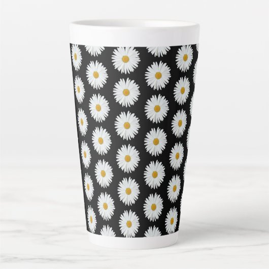 White Daisy Floral Pattern on Black Latte Mok (Voorkant)