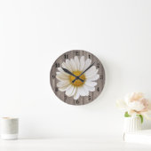 White Daisy Flower on Grey Wood  Ronde Klok (Huis)