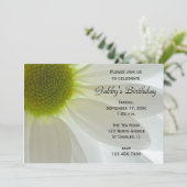 White Daisy Flower Petals Birthday Party Kaart (Staand voorkant)