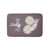 White Daisy Flowers Bouquet Monogram op Plum Badmat (Voorkant)