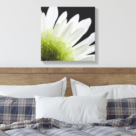 White Daisy on Black Canvas Afdruk (Insitu (Slaapkamer))