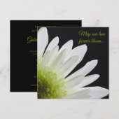 White Daisy on Black Wedding Invitation Kaart (Voorkant / Achterkant)