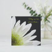 White Daisy on Black Wedding Invitation Kaart (Staand voorkant)