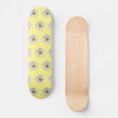 White Daisy Pattern Cute Yellow Persoonlijk Skateboard (Voorkant)