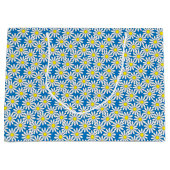 White Daisy Pattern on Blue Large Gift Bag Cadeautasje (Voorkant)