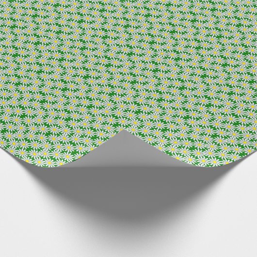 White Daisy Pattern on Green Wrapping Paper Cadeaupapier (Hoek)