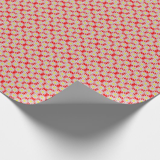 White Daisy Pattern on Red Wrapping Paper Cadeaupapier (Hoek)