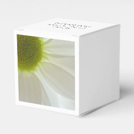 White Daisy Petals Wedding Bedankdoosjes
