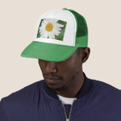 White Daisy Trucker Pet (In situ)