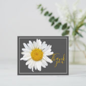 White Daisy Yellow Center Grey Backdrop Dank je Briefkaart (Staand voorkant)