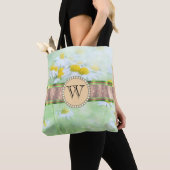 White Daisy's in Green Meadow Monogram Tote Bag (Dichtbij)