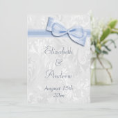 White Damask en Faux Bow Wedding Kaart (Staand voorkant)