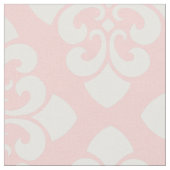 White Damask Scroll op Baby Roze Stof (Close Up)