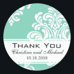 White Damask Wedding Dank je wel Ronde Sticker<br><div class="desc">Een mooie gepersonaliseerde bruiloft dank u sticker met witte damast over een aqua achtergrond. Vervang de voorbeeldtekst door uw eigen aangepaste tekst.</div>