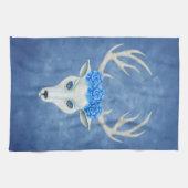 White Deer Head Mysterious Face Blue Eyes Rozen Theedoek (Horizontaal)
