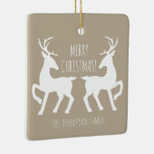 White Deers on beige &  Familienaam Keramisch Ornament (Rechts)