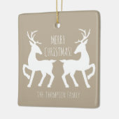 White Deers on beige &  Familienaam Keramisch Ornament (Links)