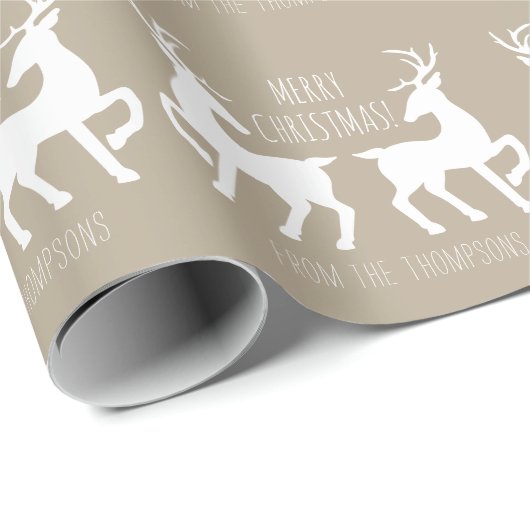 White Deers on beige & Personated Text Kerstmis Cadeaupapier (Rol Hoek)