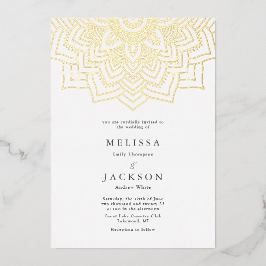 White Delicate Gold mandala Wedding Folie Uitnodiging (Voorkant)