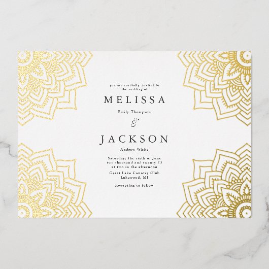 White Delicate Gold mandala Wedding Folie Uitnodiging (Voorkant)