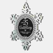 White Diamonds 25th Silver Wedding Jubileum Tin Sneeuwvlok Ornament (Rechts)