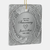 White Diamonds en Silver Damask 25 Jubileum Keramisch Ornament (Rechts)