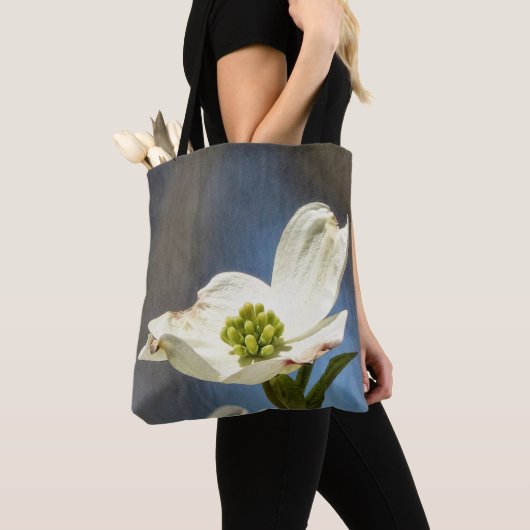White Dogwood Bloom Tote Bag (Dichtbij)