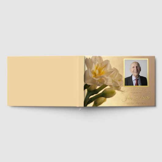 White Double Daffodil Celebration of Life Memorial Gastenboek (Volledig)