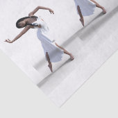 White dress daner Thunder_Cove Tissuepapier (Detail)