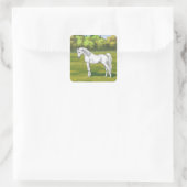 White Egyptian Arabian Horse in Summer Pasture Vierkante Sticker (Tas)