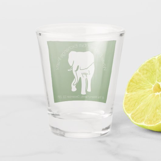 White Elephant on Green Background Custom Text Shot Glas (Achterkant)