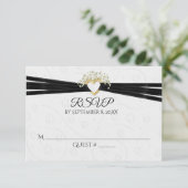 White Embossed Floral with Heart RSVP Kaartje (Staand voorkant)