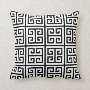 White en Black Greek Key Pattern Sierkussen