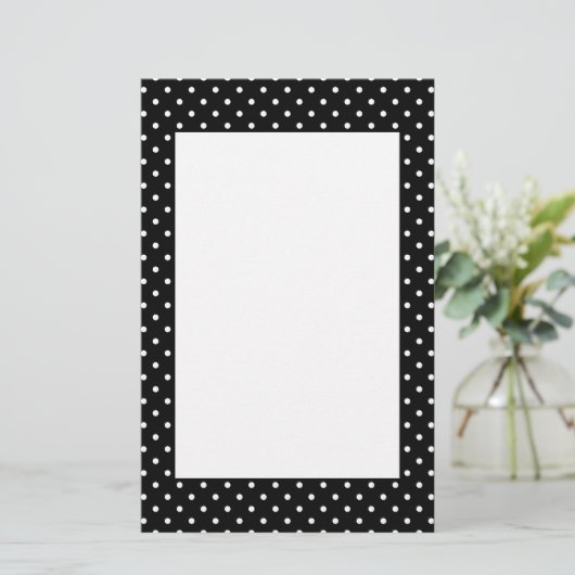 White en Black Polka Dot Pattern Briefpapier (Staand voorkant)