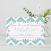 White en Blue Chevron Sweet Sixteen Uitnodiging (Staand voorkant)