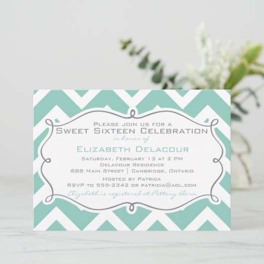 White en Blue Chevron Sweet Sixteen Uitnodiging (Staand voorkant)