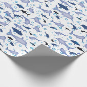 White en Blue Shark Silhouette Pattern Cadeaupapier (Hoek)