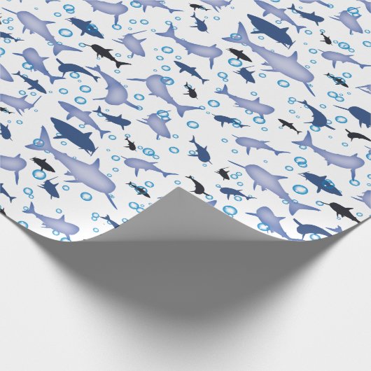 White en Blue Shark Silhouette Pattern Cadeaupapier (Hoek)