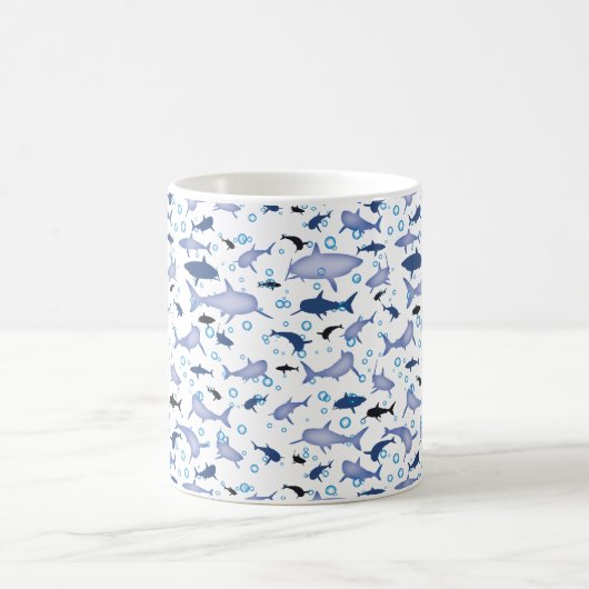 White en Blue Shark Silhouette Pattern Koffiemok (Center)