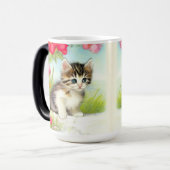  White en Brown Kitten met bloemen Magische Mok (Voorkant links)