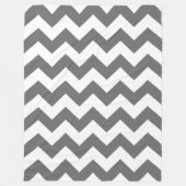 White en Charcoal Gray Chevron Fleece Deken (Voorkant)