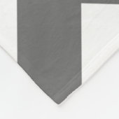 White en Charcoal Gray Chevron Fleece Deken (Hoek)